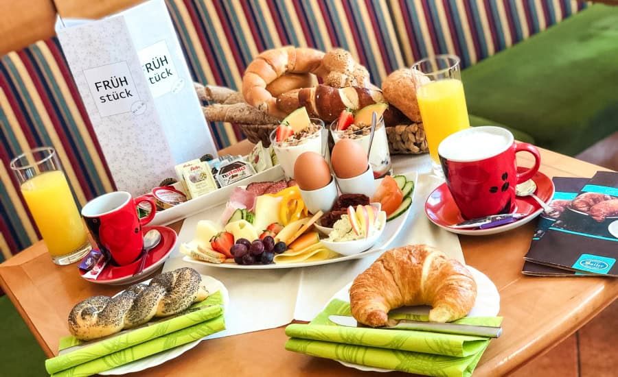 Frühstück bei Bäckerei und Konditorei Sailer